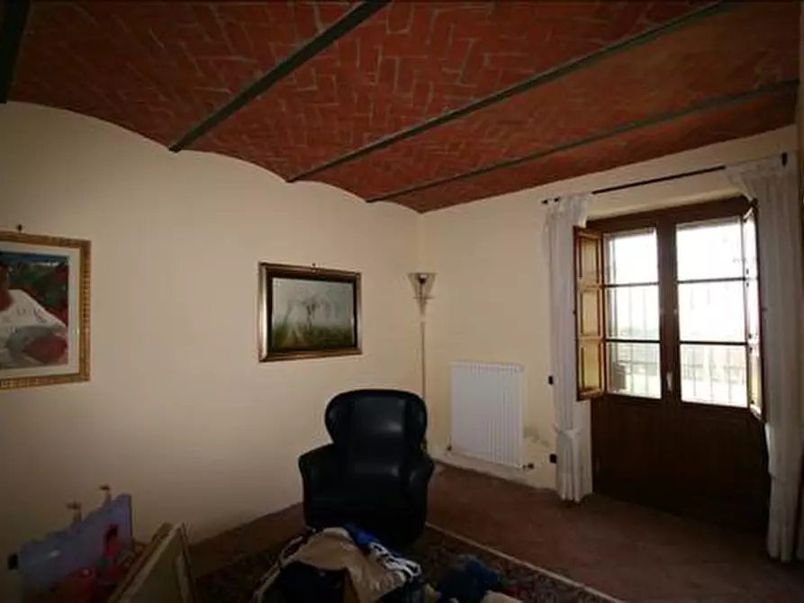 Immagine 13 di Rustico / casale in vendita  a Lucignano