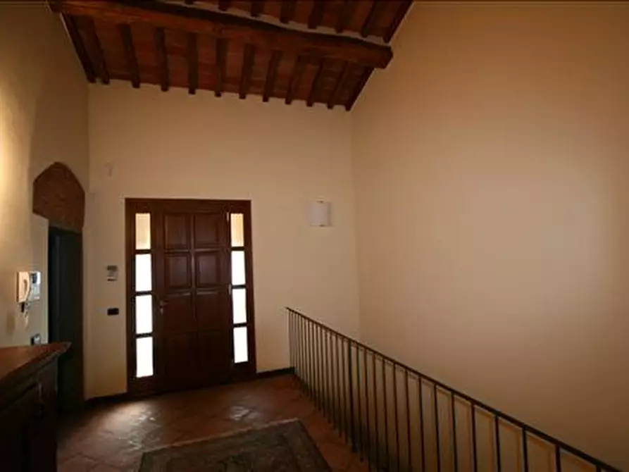 Immagine 19 di Rustico / casale in vendita  a Lucignano