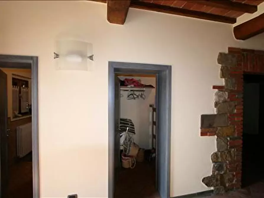 Immagine 24 di Rustico / casale in vendita  a Lucignano