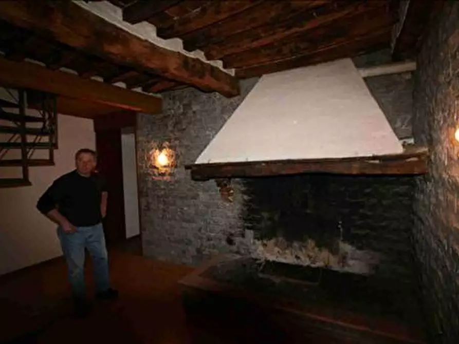 Immagine 4 di Attività commerciale in vendita  a Trequanda