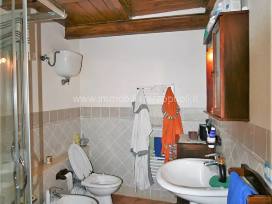 Immagine 10 di Appartamento in vendita  a Sinalunga