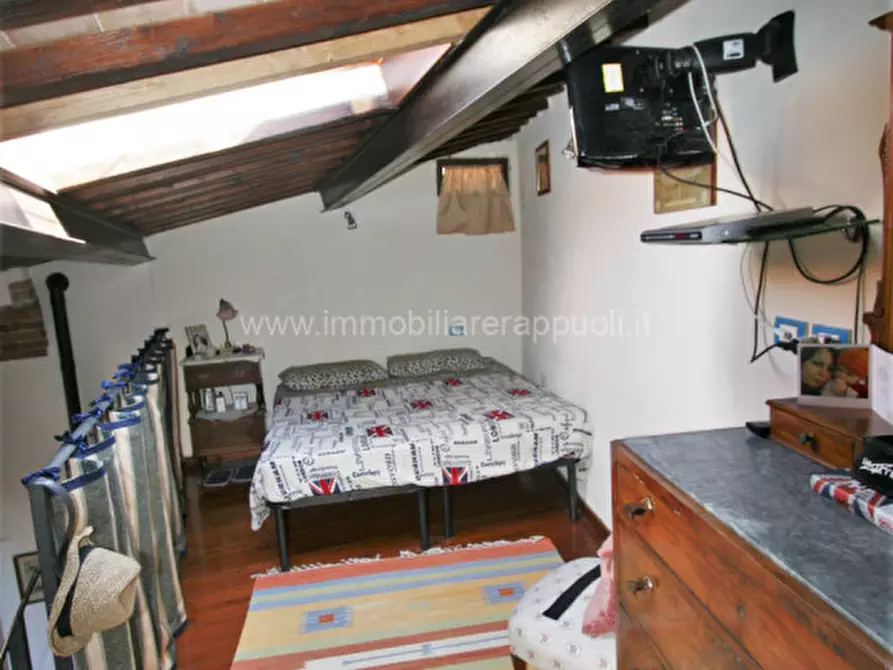 Immagine 12 di Appartamento in vendita  a Sinalunga