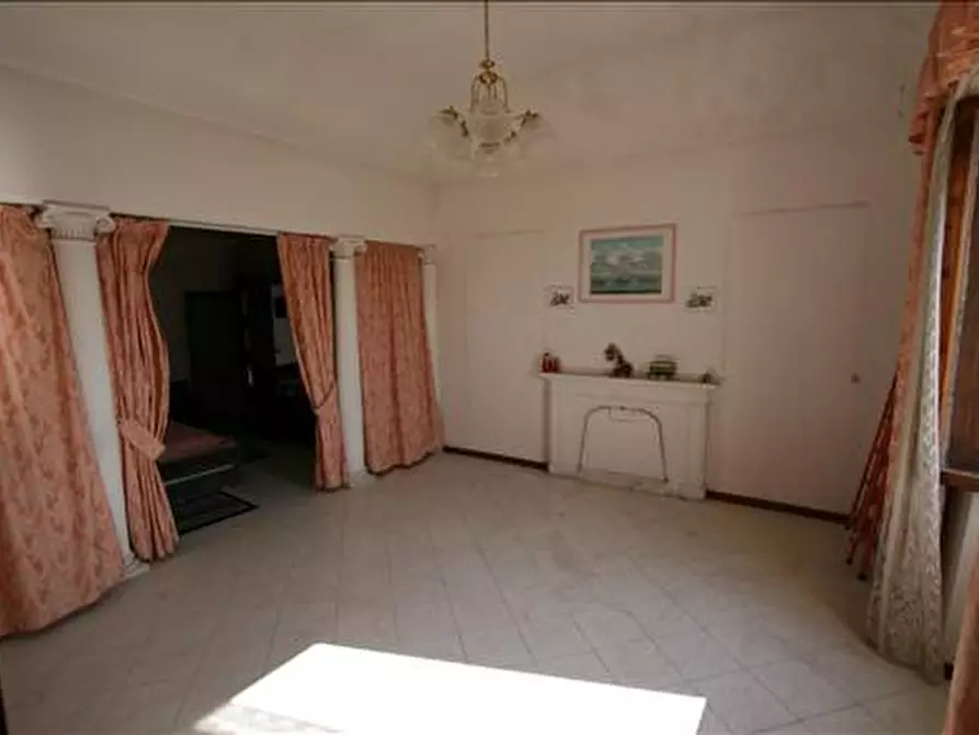 Immagine 8 di Appartamento in vendita  a Sinalunga