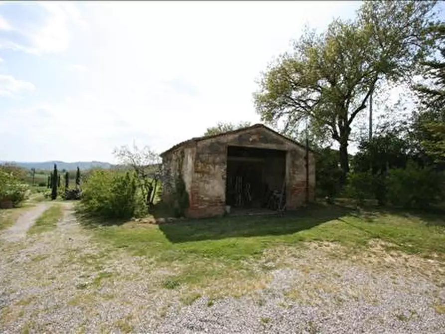 Immagine 3 di Casa indipendente in vendita  a Lucignano