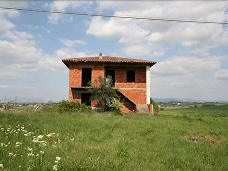 Immagine 1 di Casa indipendente in vendita  a Lucignano