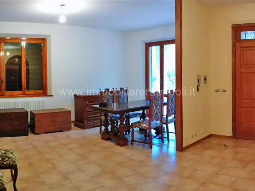 Immagine 1 di Villa in vendita  a Torrita Di Siena