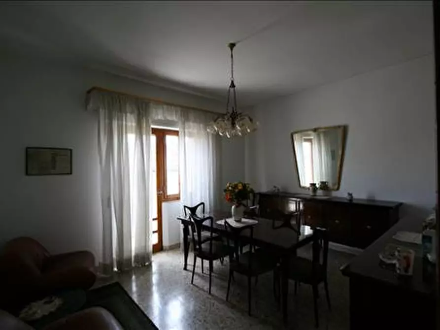 Immagine 2 di Appartamento in vendita  a Sinalunga