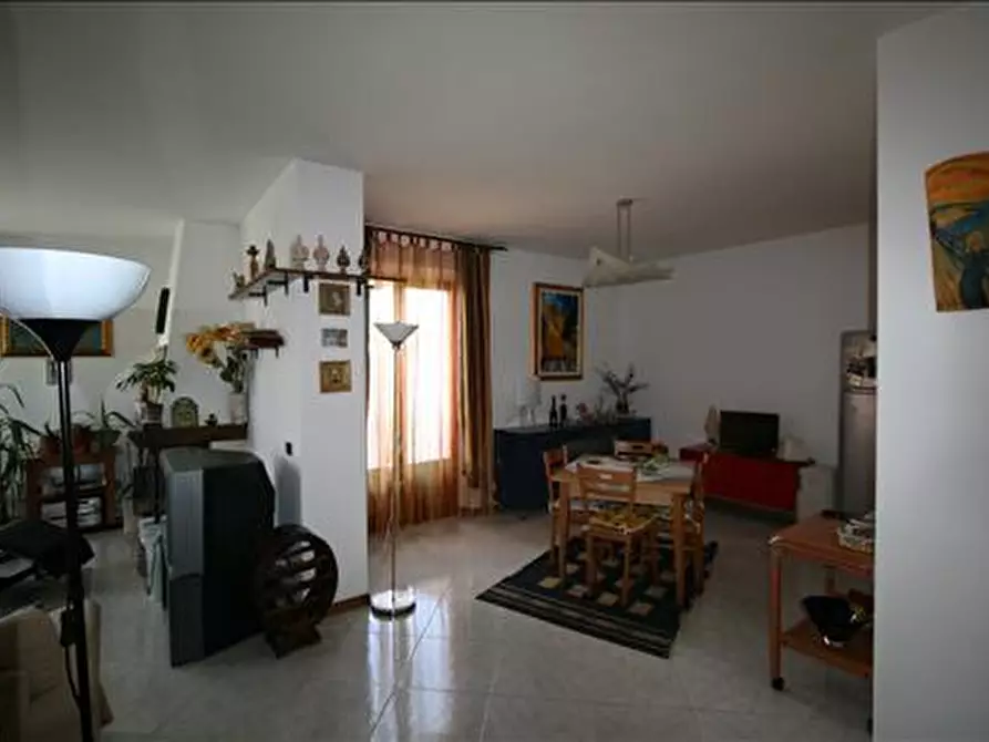 Immagine 2 di Appartamento in vendita  a Sinalunga