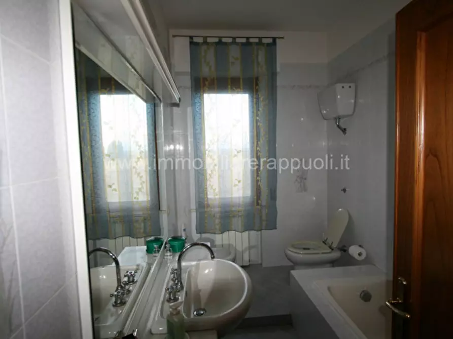 Immagine 5 di Casa indipendente in vendita  a Sinalunga