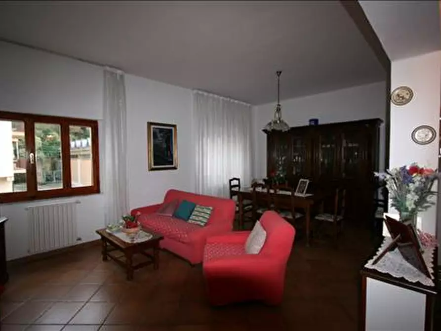 Immagine 2 di Appartamento in vendita  a Sinalunga