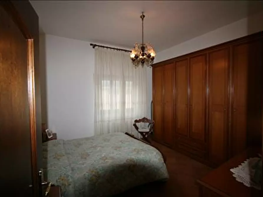 Immagine 10 di Appartamento in vendita  a Sinalunga