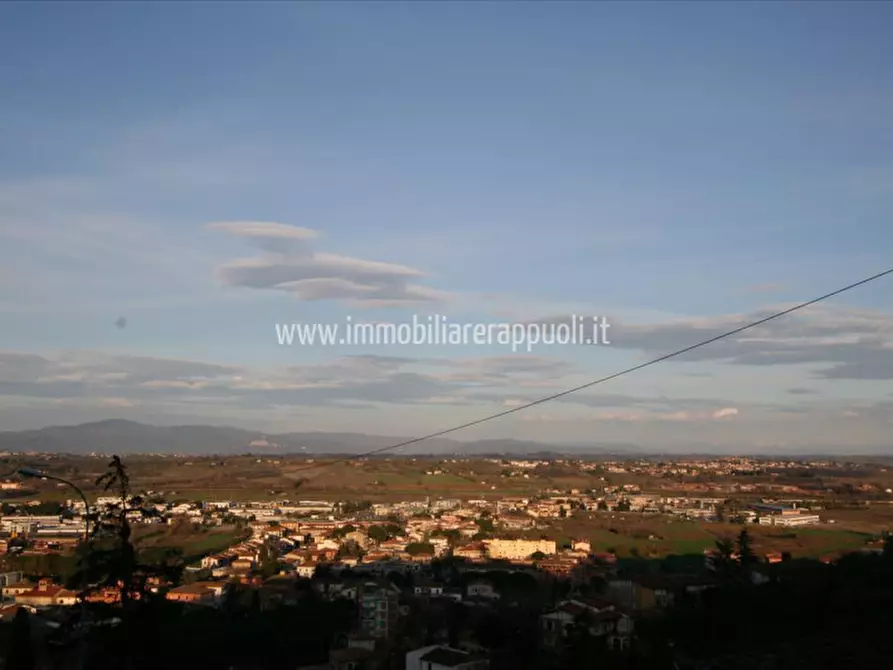 Immagine 11 di Casa indipendente in vendita  a Sinalunga