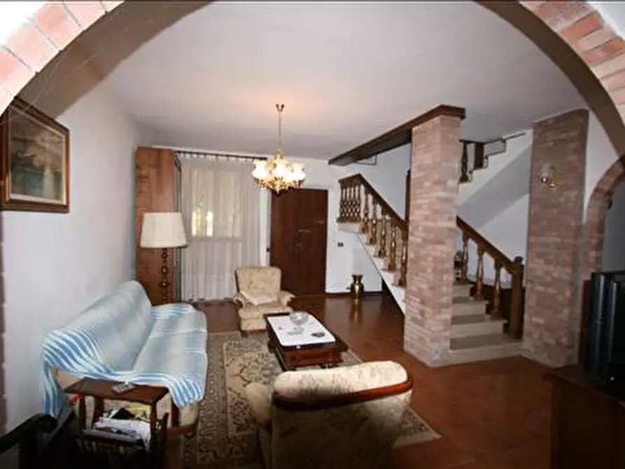 Immagine 3 di Casa indipendente in vendita  a Pienza