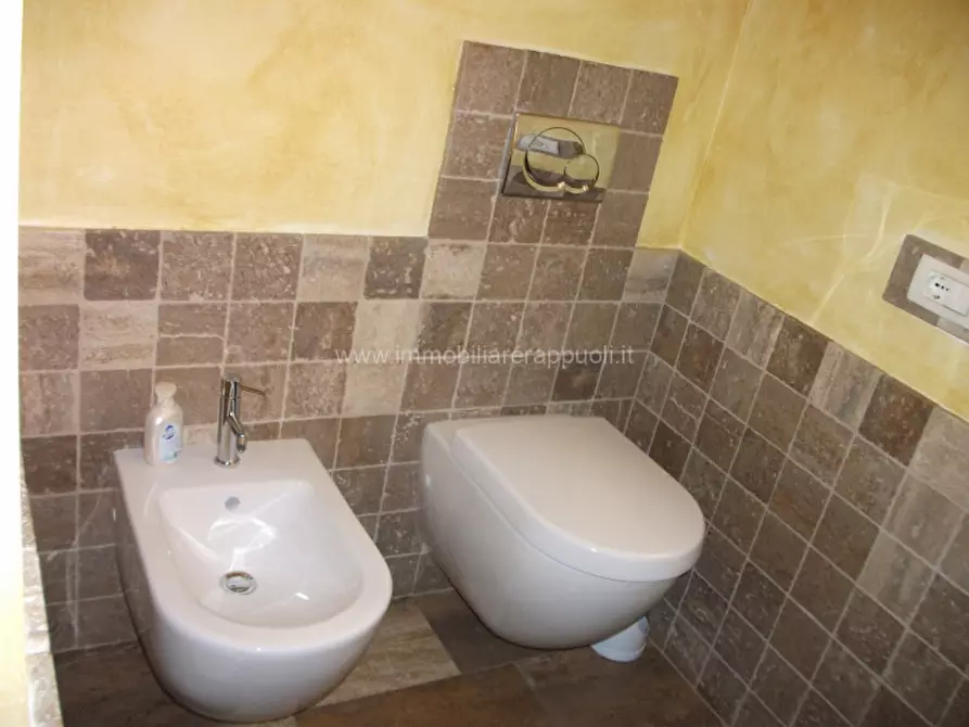 Immagine 25 di Villa in vendita  a Torrita Di Siena