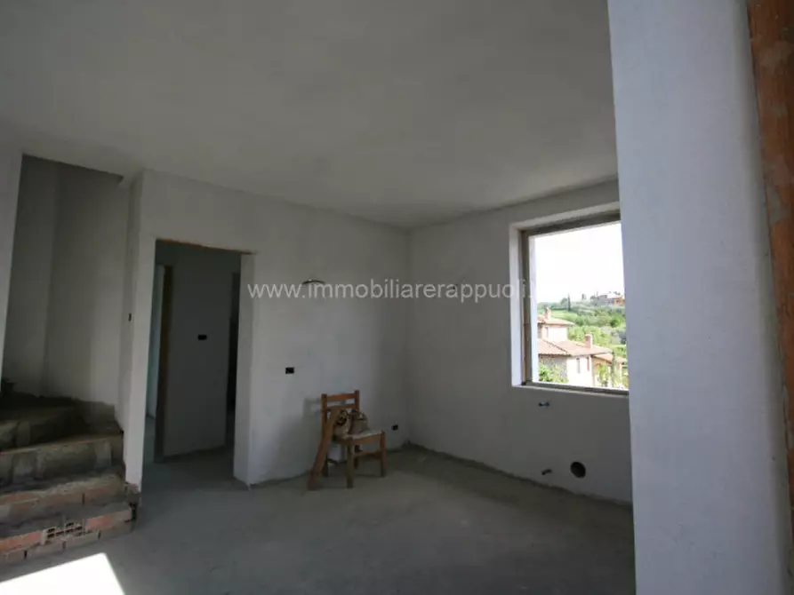 Immagine 4 di Appartamento in vendita  a Lucignano