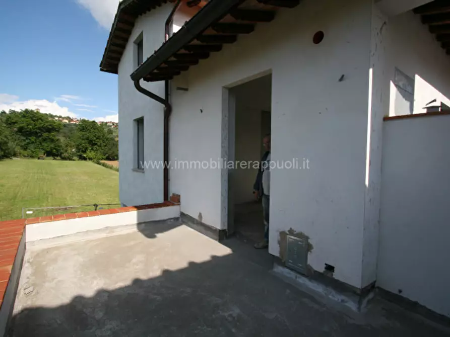 Immagine 5 di Appartamento in vendita  a Lucignano