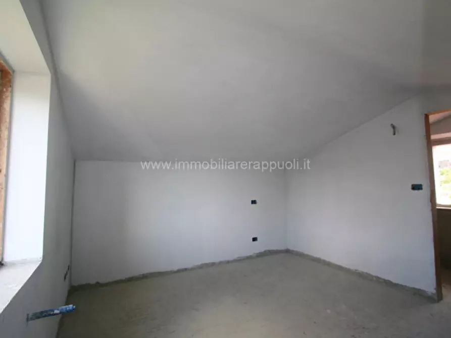 Immagine 8 di Appartamento in vendita  a Lucignano