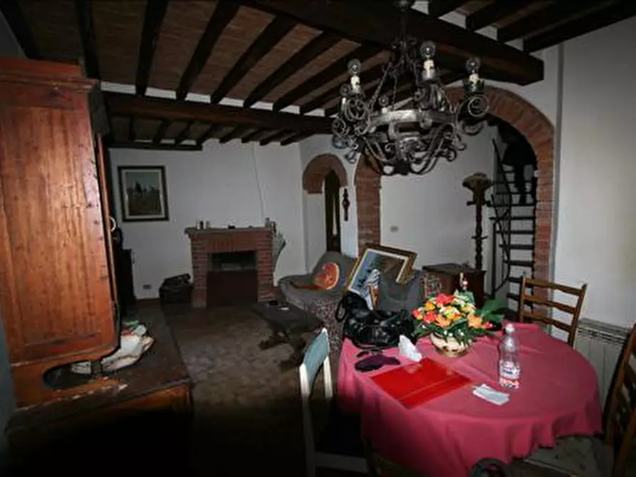 Immagine 2 di Casa indipendente in vendita  a Montalcino