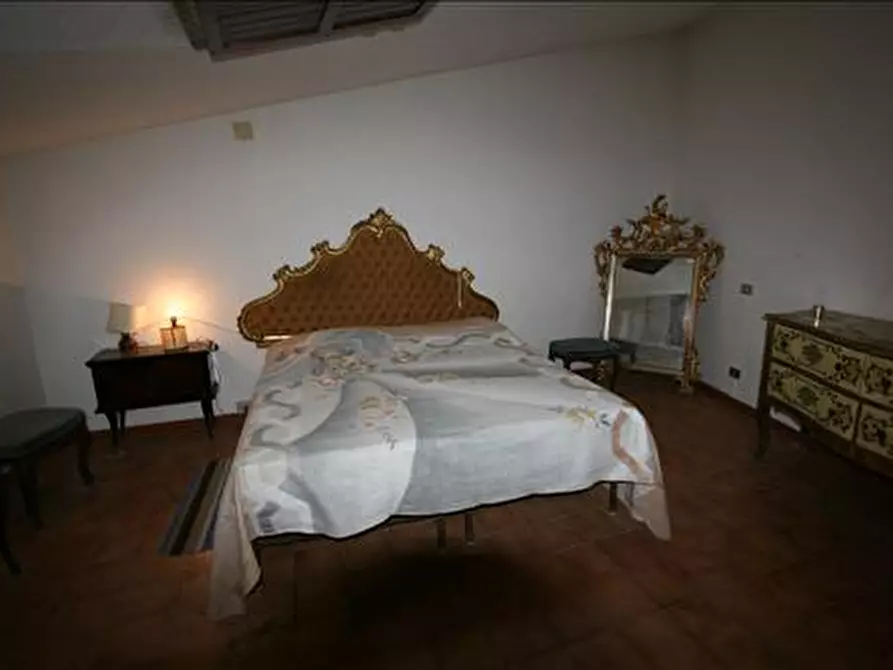 Immagine 4 di Casa indipendente in vendita  a Montalcino