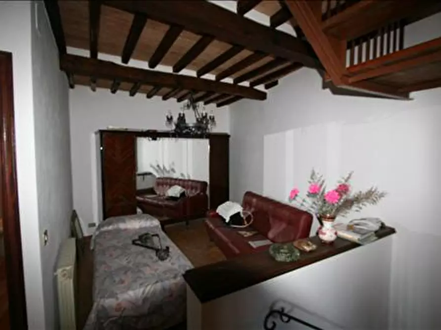 Immagine 13 di Casa indipendente in vendita  a Montalcino