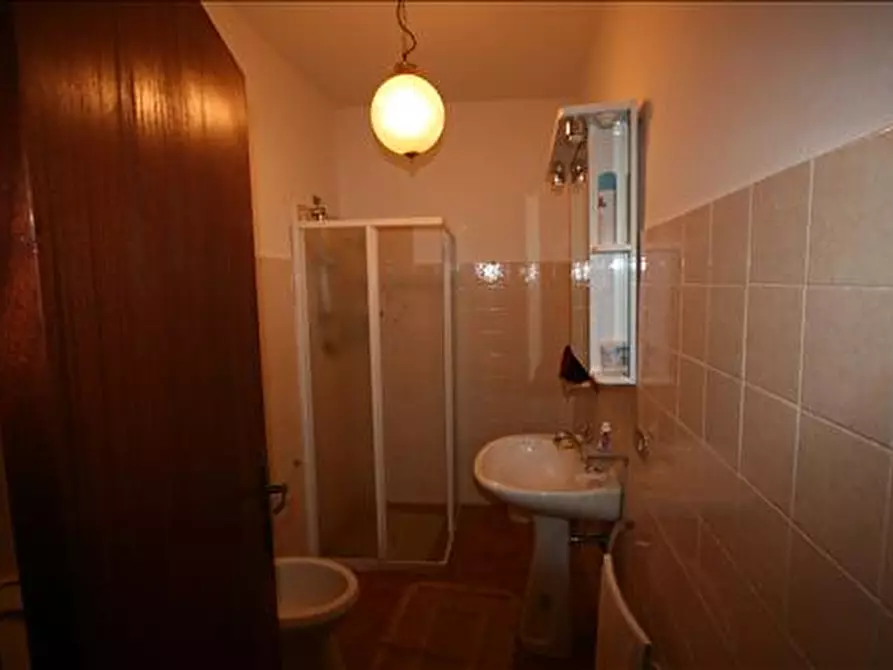 Immagine 14 di Casa indipendente in vendita  a Montalcino