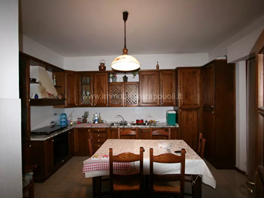 Immagine 2 di Appartamento in vendita  a Sinalunga