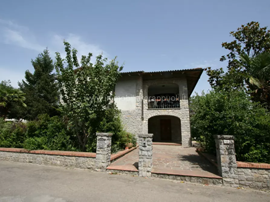 Immagine 1 di Villa in vendita  a Sinalunga