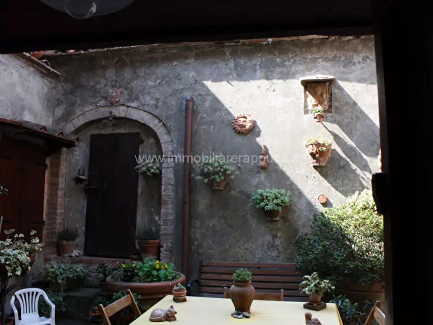 Immagine 2 di Appartamento in vendita  a Sinalunga