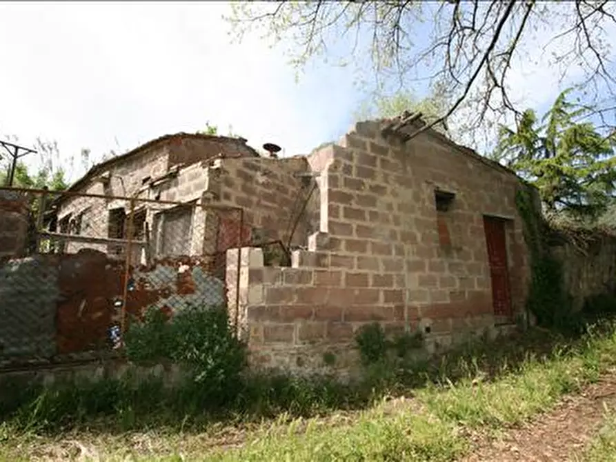 Immagine 3 di Garage in vendita  a Sinalunga