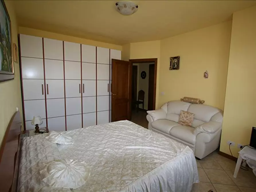 Immagine 3 di Appartamento in vendita  a Sinalunga