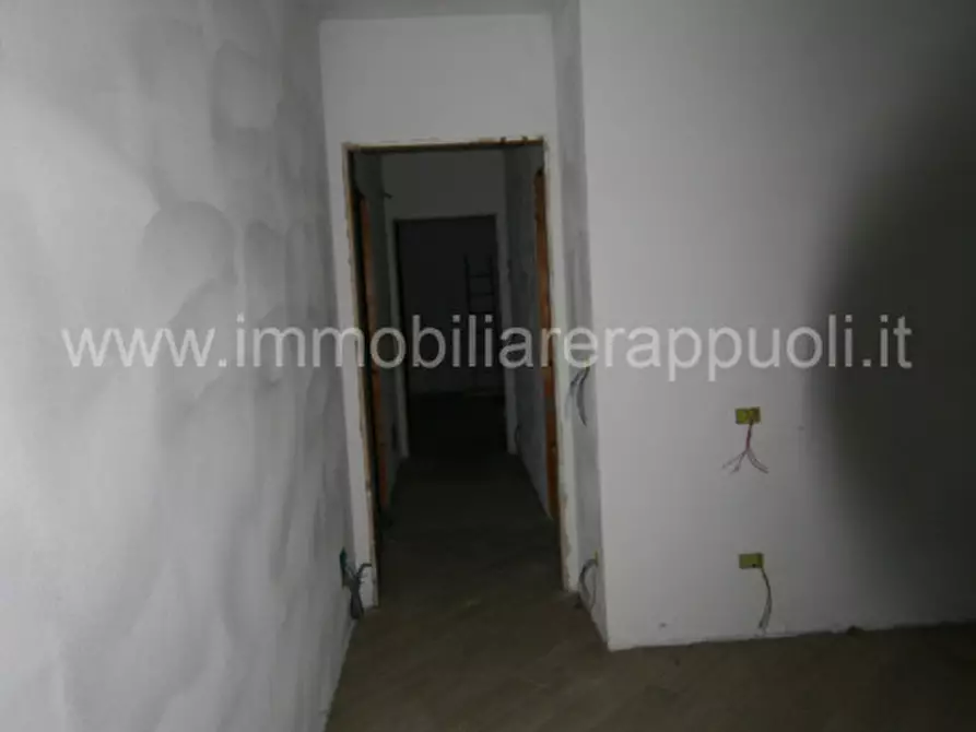 Immagine 10 di Appartamento in vendita  a Sinalunga
