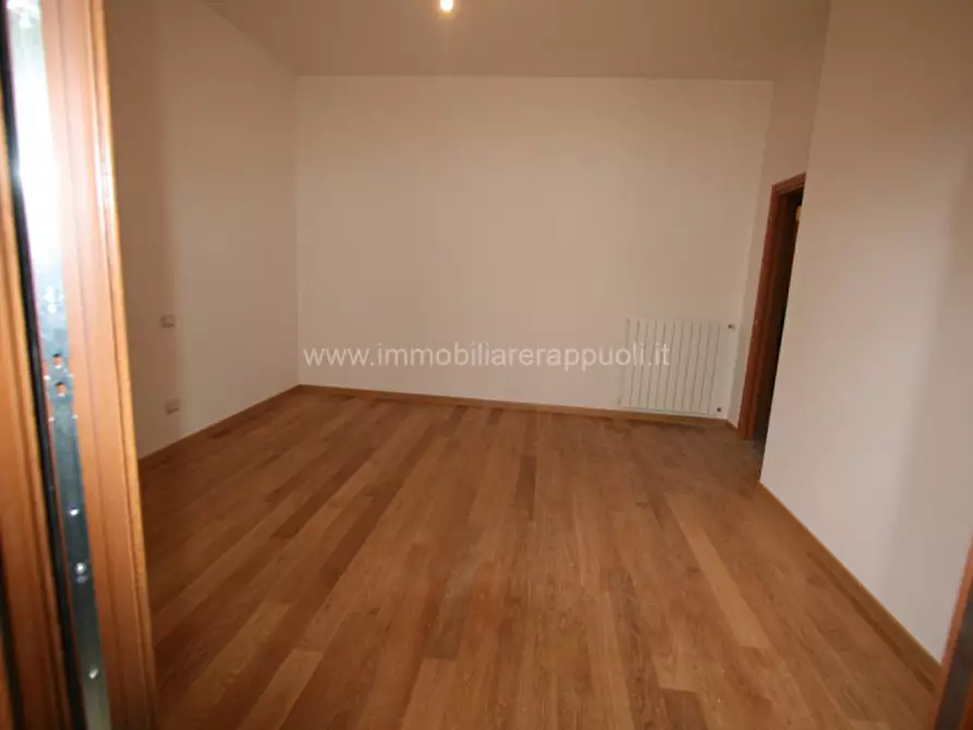 Immagine 3 di Appartamento in vendita  a Sinalunga