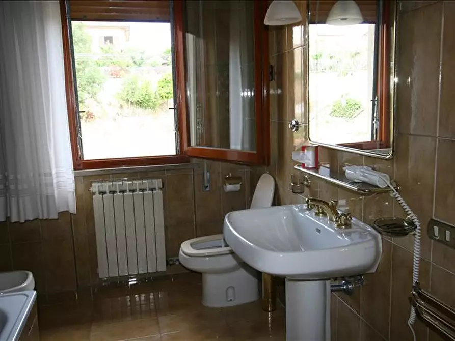 Immagine 8 di Casa indipendente in affitto  a Sinalunga