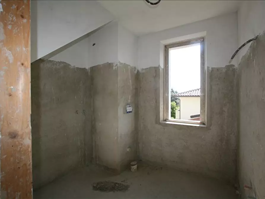 Immagine 8 di Appartamento in vendita  a Lucignano