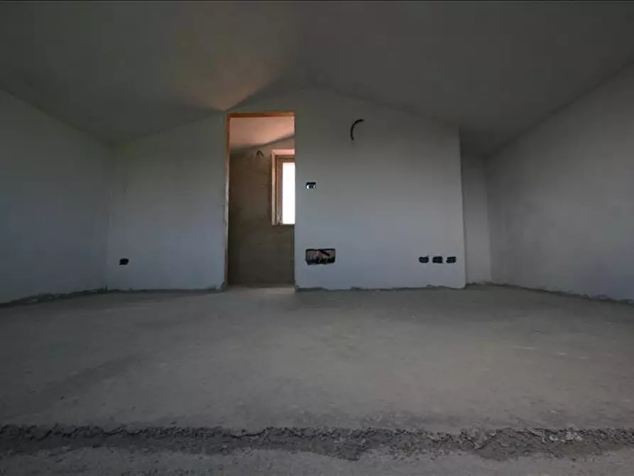 Immagine 9 di Appartamento in vendita  a Lucignano