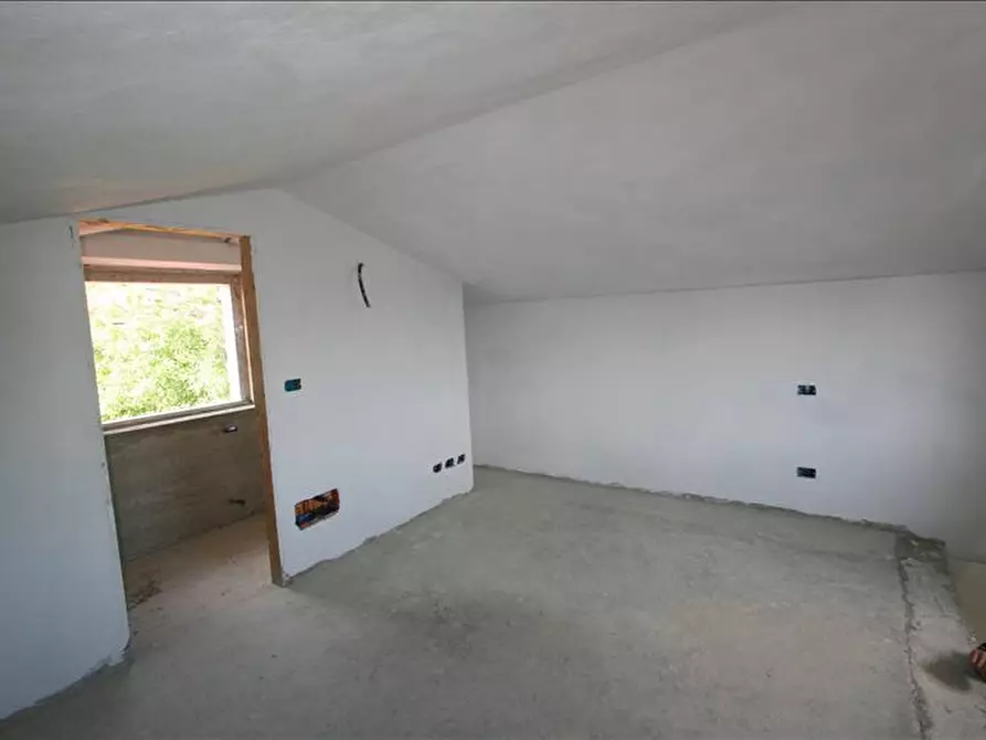 Immagine 10 di Appartamento in vendita  a Lucignano