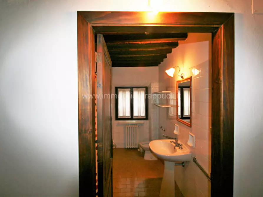 Immagine 7 di Rustico / casale in vendita  a Sinalunga