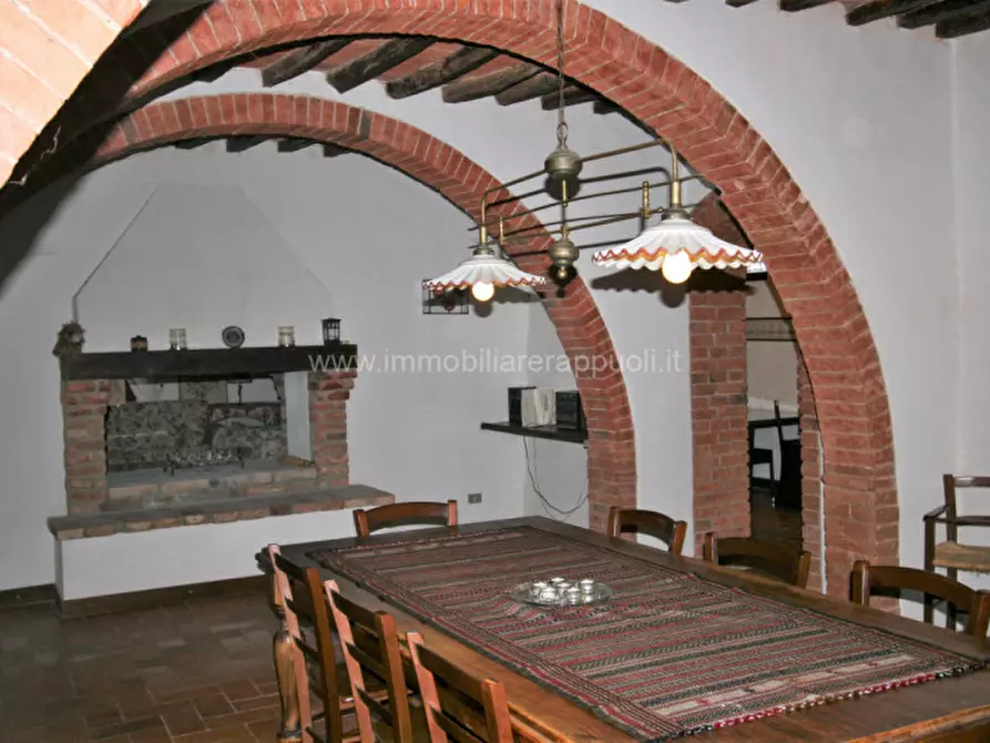 Immagine 11 di Rustico / casale in vendita  a Sinalunga