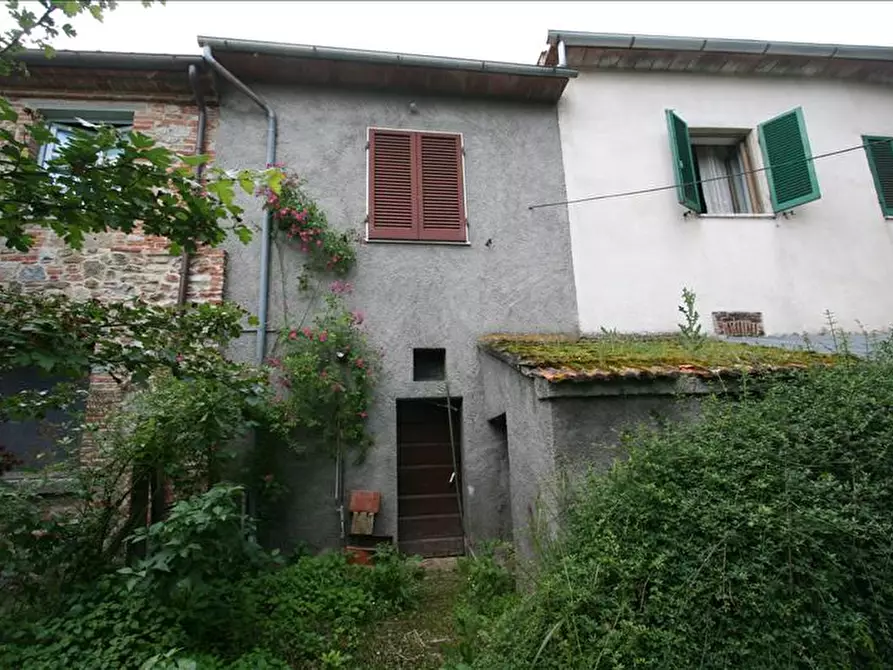 Immagine 1 di Casa indipendente in vendita  a Lucignano