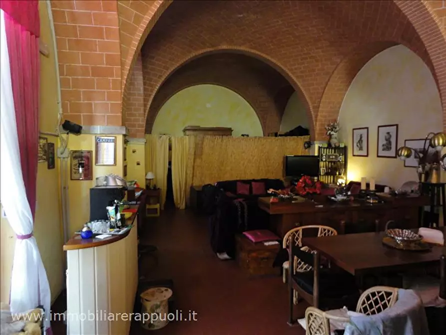 Immagine 2 di Agriturismo in vendita  a Sinalunga