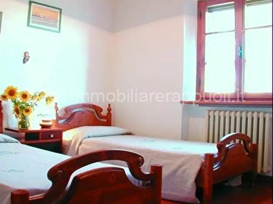 Immagine 5 di Rustico / casale in vendita  a Lucignano