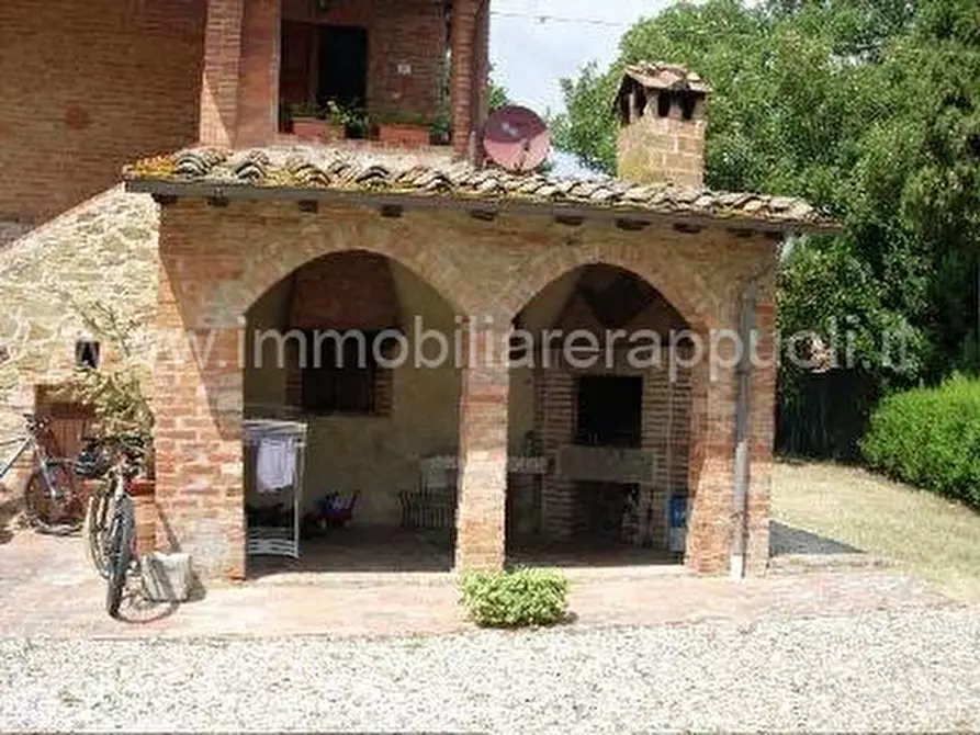 Immagine 10 di Rustico / casale in vendita  a Lucignano