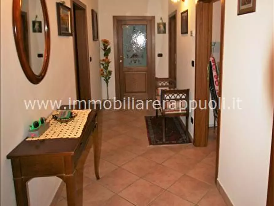 Immagine 11 di Appartamento in vendita  a Sinalunga