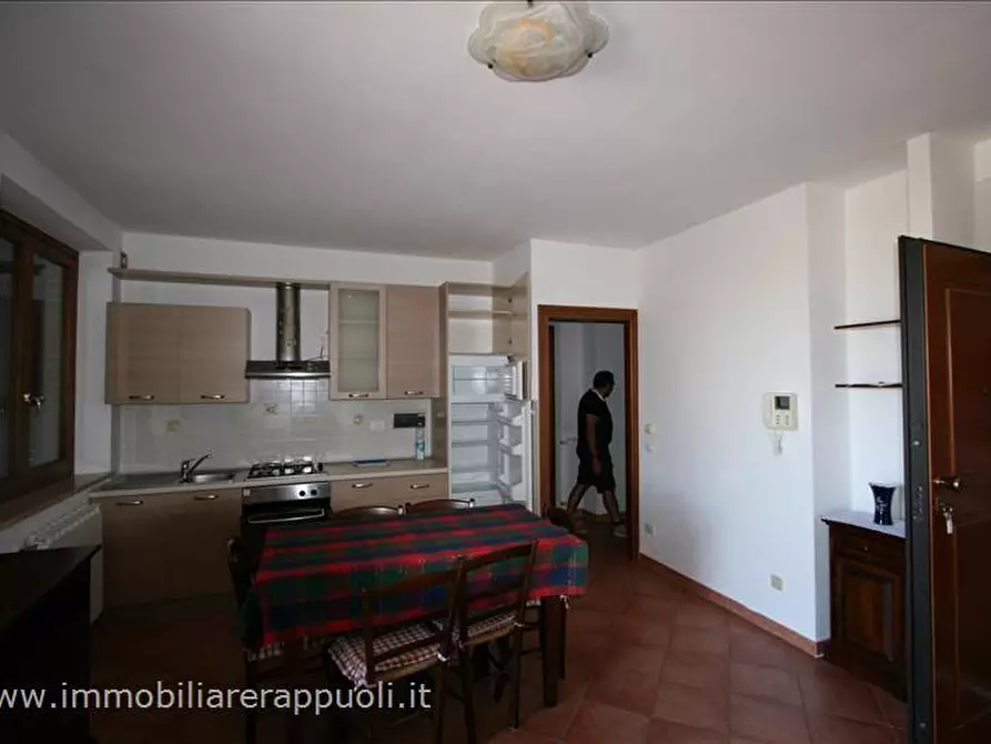 Immagine 2 di Appartamento in vendita  a Montepulciano