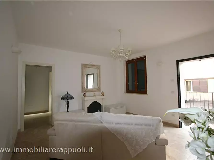 Immagine 3 di Appartamento in vendita  a Sinalunga