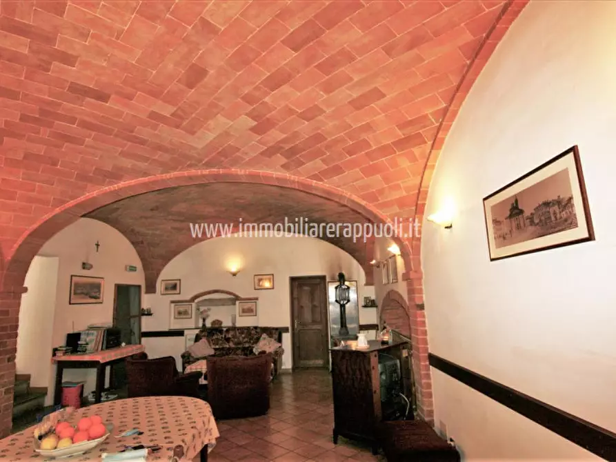 Immagine 48 di Rustico / casale in vendita  a Sinalunga