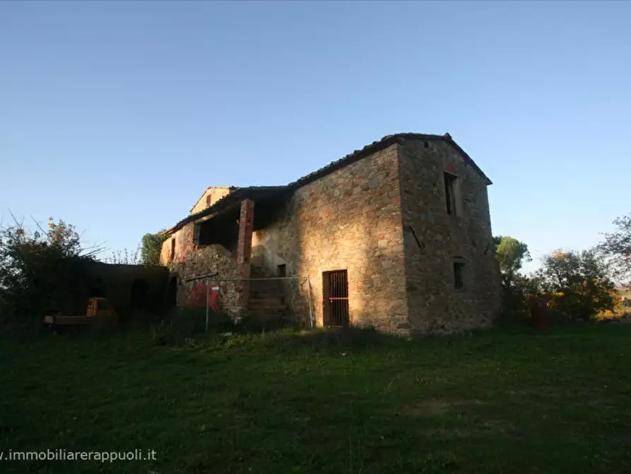 Immagine 1 di Rustico / casale in vendita  a Lucignano