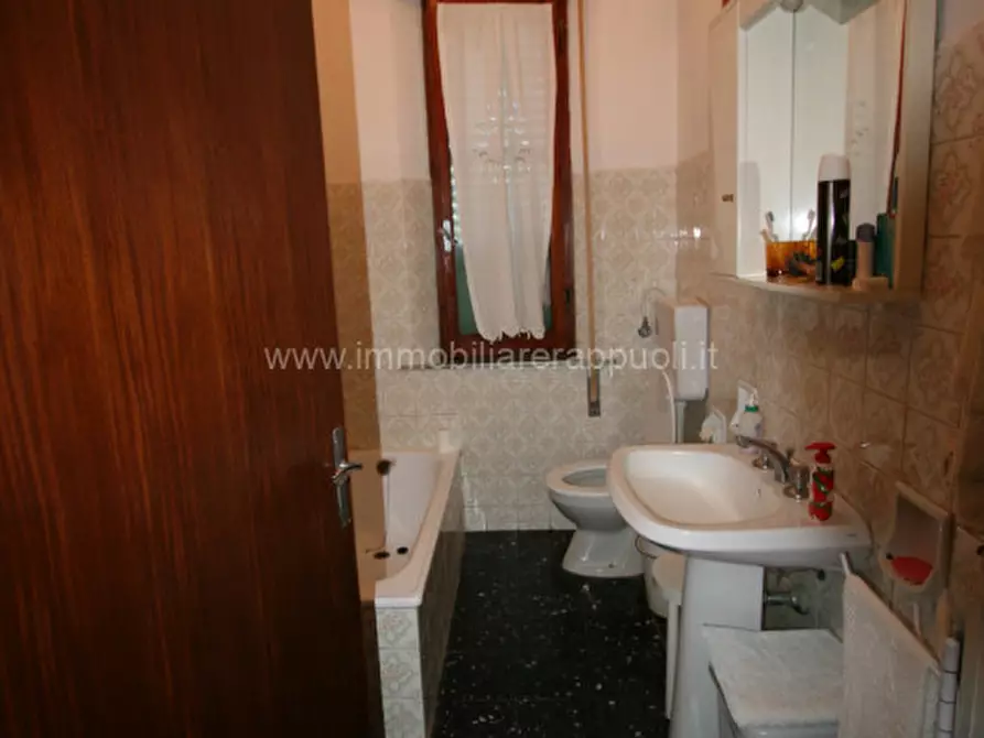 Immagine 10 di Casa indipendente in vendita  a Sinalunga