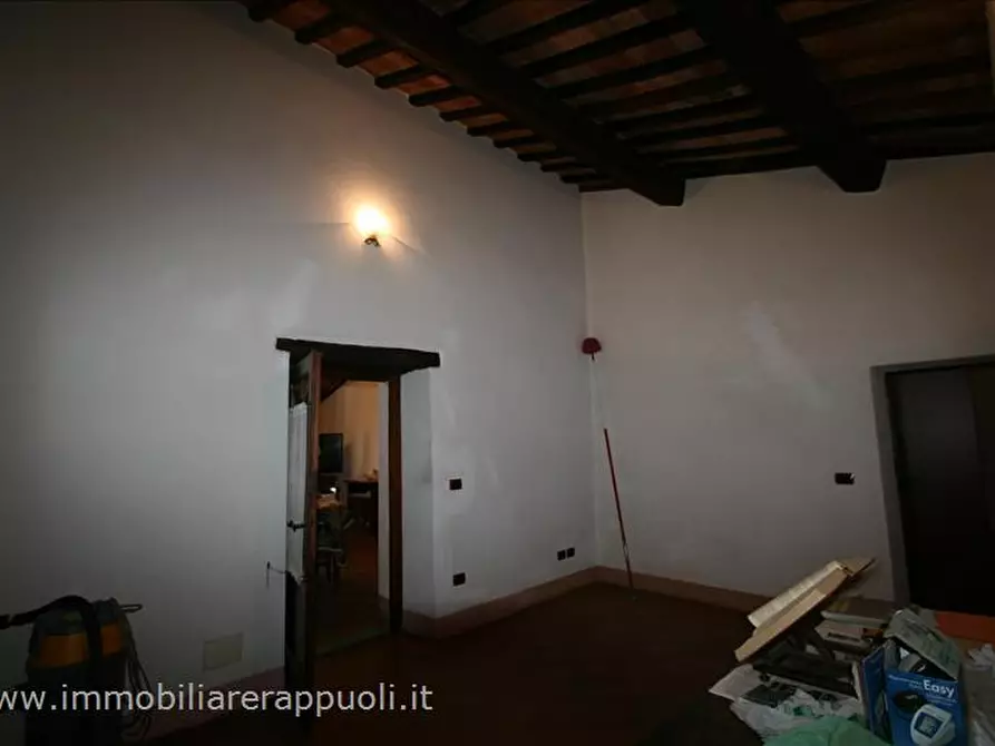 Immagine 13 di Attività commerciale in vendita  a Radicofani