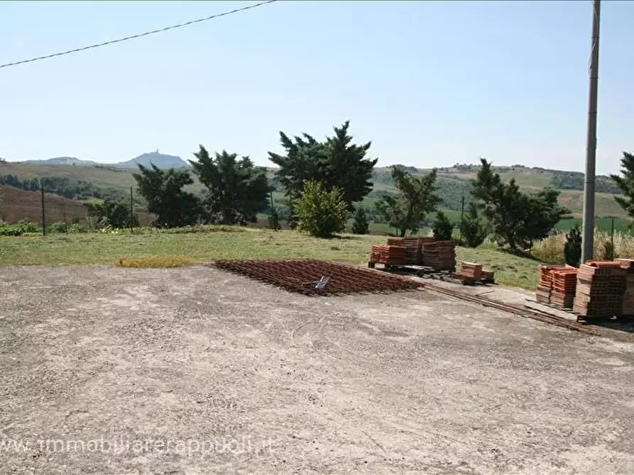 Immagine 34 di Attività commerciale in vendita  a Radicofani